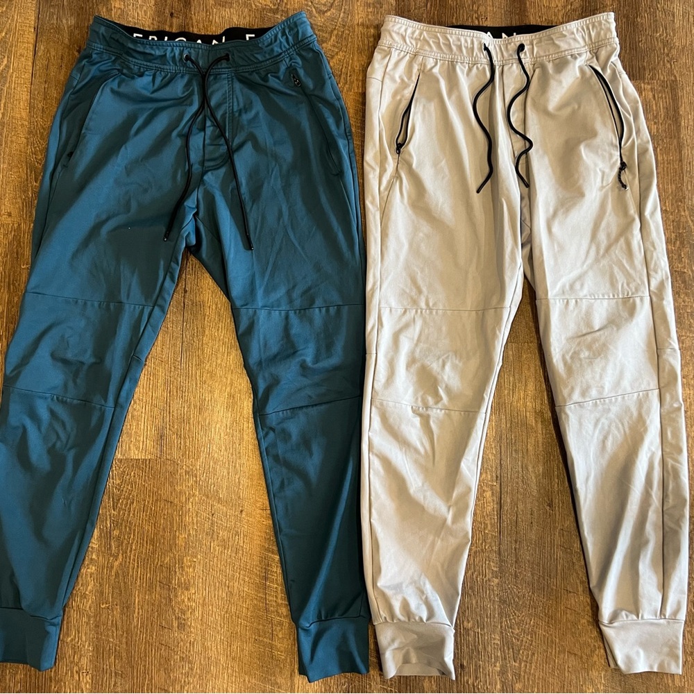 Lot of 2 AE Men’s athletic joggers Size Small TALL